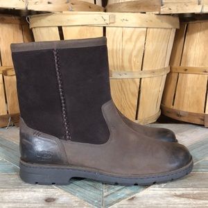UGG Forester Insulated Pull On Boots (Waterproof)